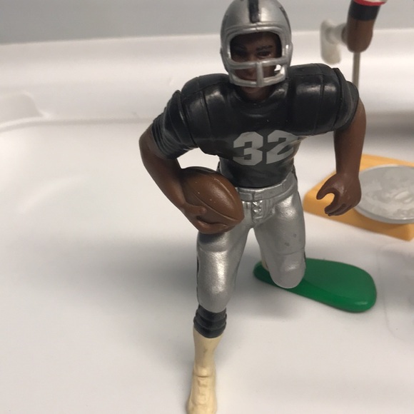 NBA, NFL and MLB Bundle of Figurine’s - Picture 4 of 14